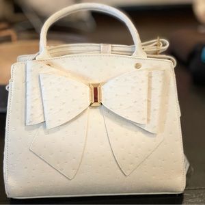 Cream Purse by Crossi of New York